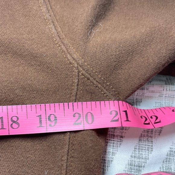*sold* Nike Women’s Brown Fleece Crewneck Sweatshirt in S Logo Cozy loungewear - Picture 9 of 10